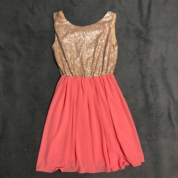 Rose Gold Sequin Prom/Homecoming/Formal Dress - Picture 4 of 5